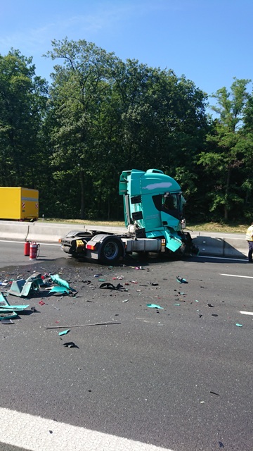 DSCPDC_0002_BURST20190703093956263_COVER bearbeitet groß.jpg